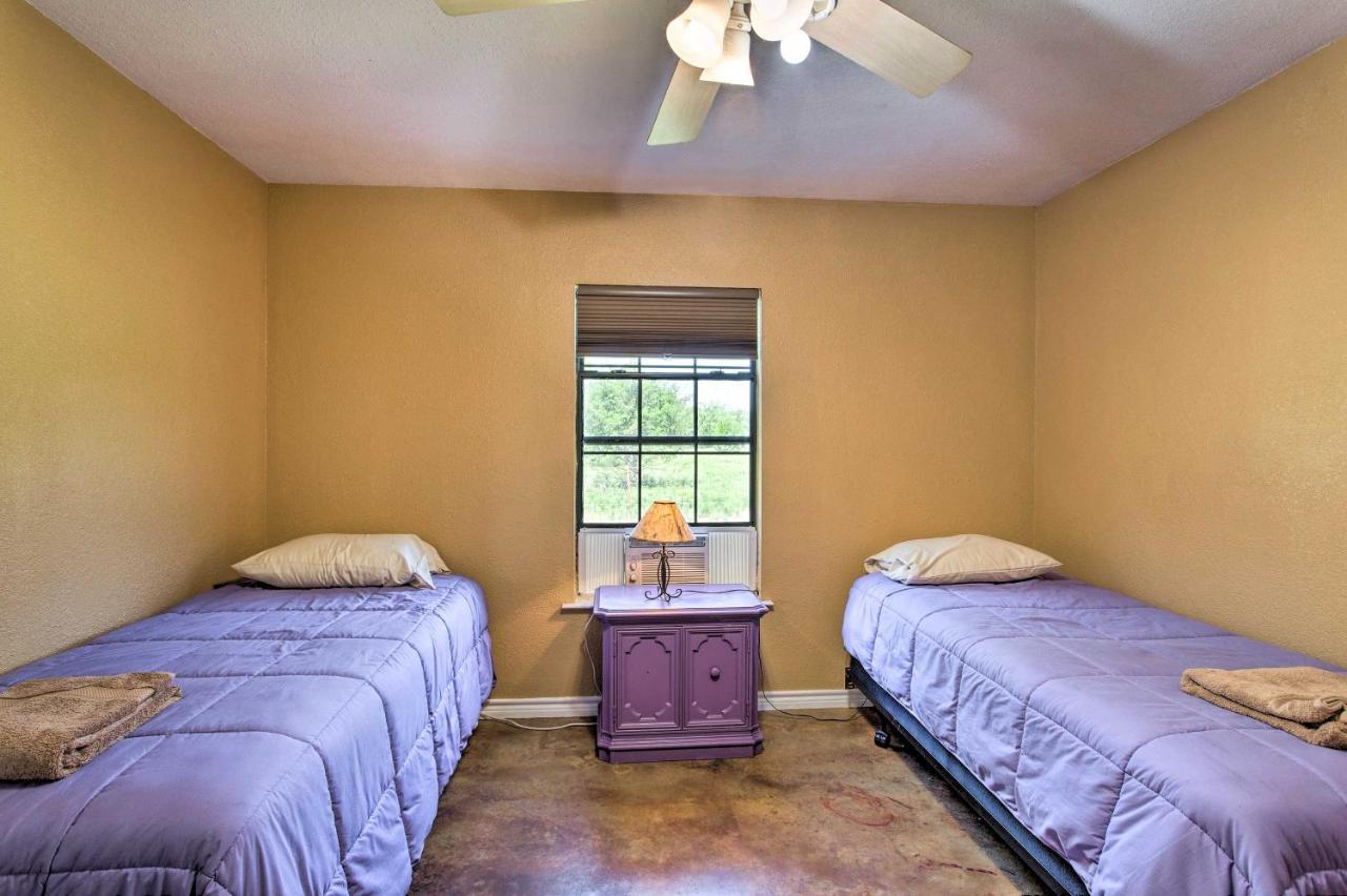 Texas Cabin On 130 Acres Walk To Lake Ray Roberts Collinsville Exterior foto