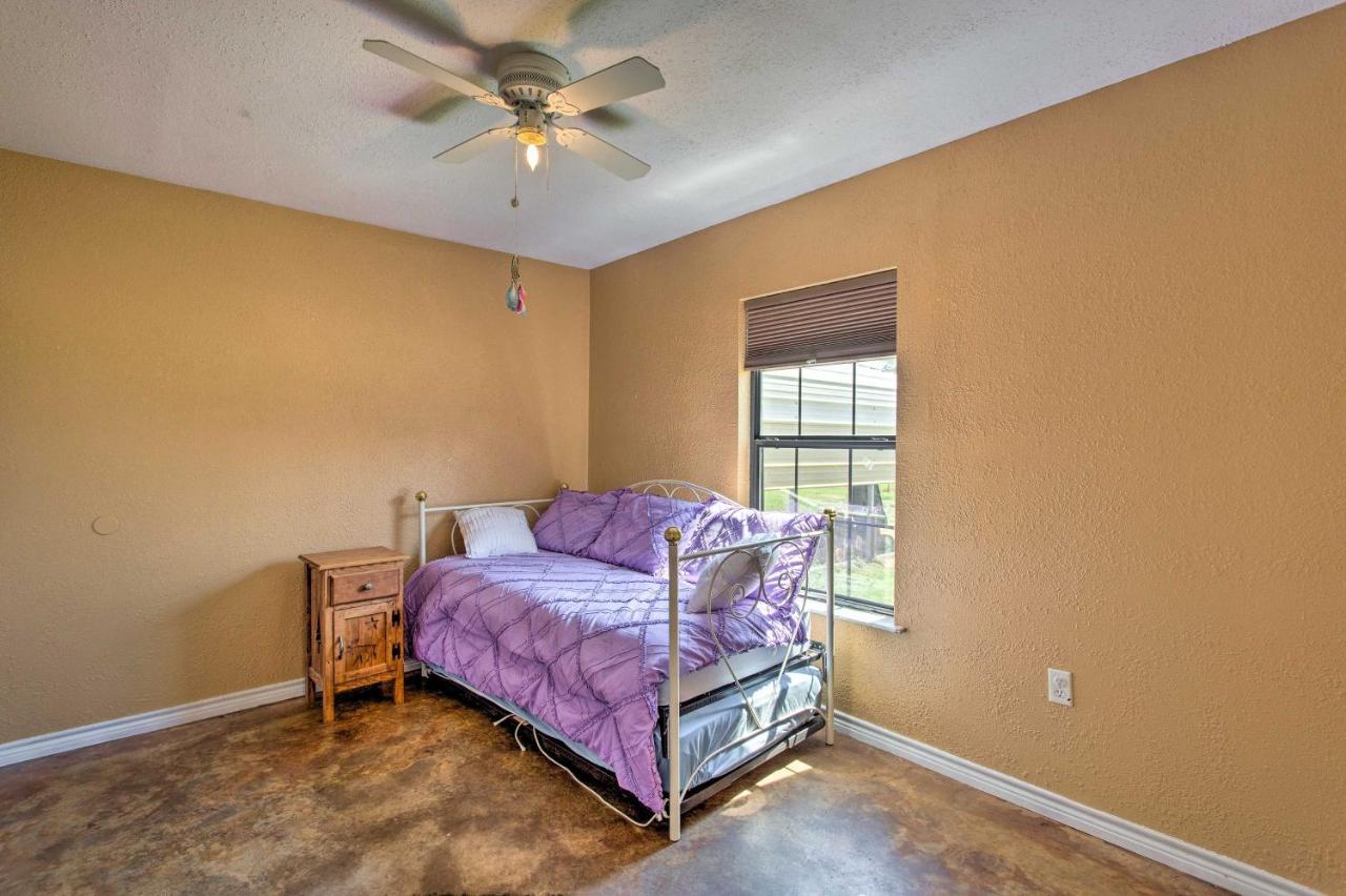 Texas Cabin On 130 Acres Walk To Lake Ray Roberts Collinsville Exterior foto